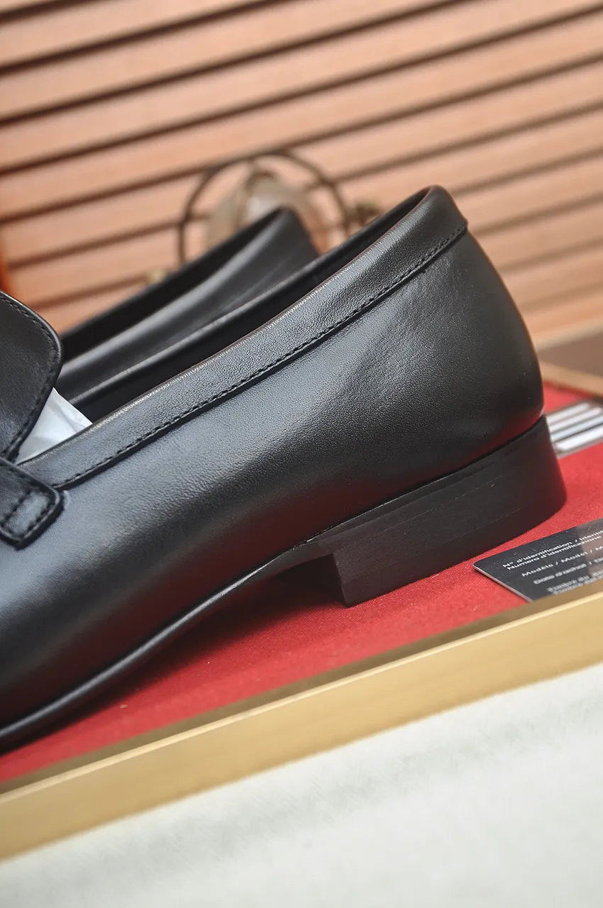 Men's shoes💰540💶[HERMES] (cowhide lining)🍀Italian top luxury🍀He does not pursue novel styles and gorgeous colors, but attracts the favor of successful men with his flawless, elegant and classic style. Formal leather shoes This very comfortable, simple and stable style allows you to easily match any style! The pattern is absolutely 1:1 refined from the original case, and we strive for excellence in materials, imported cowhide + cowhide lining💪💪💪extraordinary texture👍! .Code number: 39-45 (45 customized)
